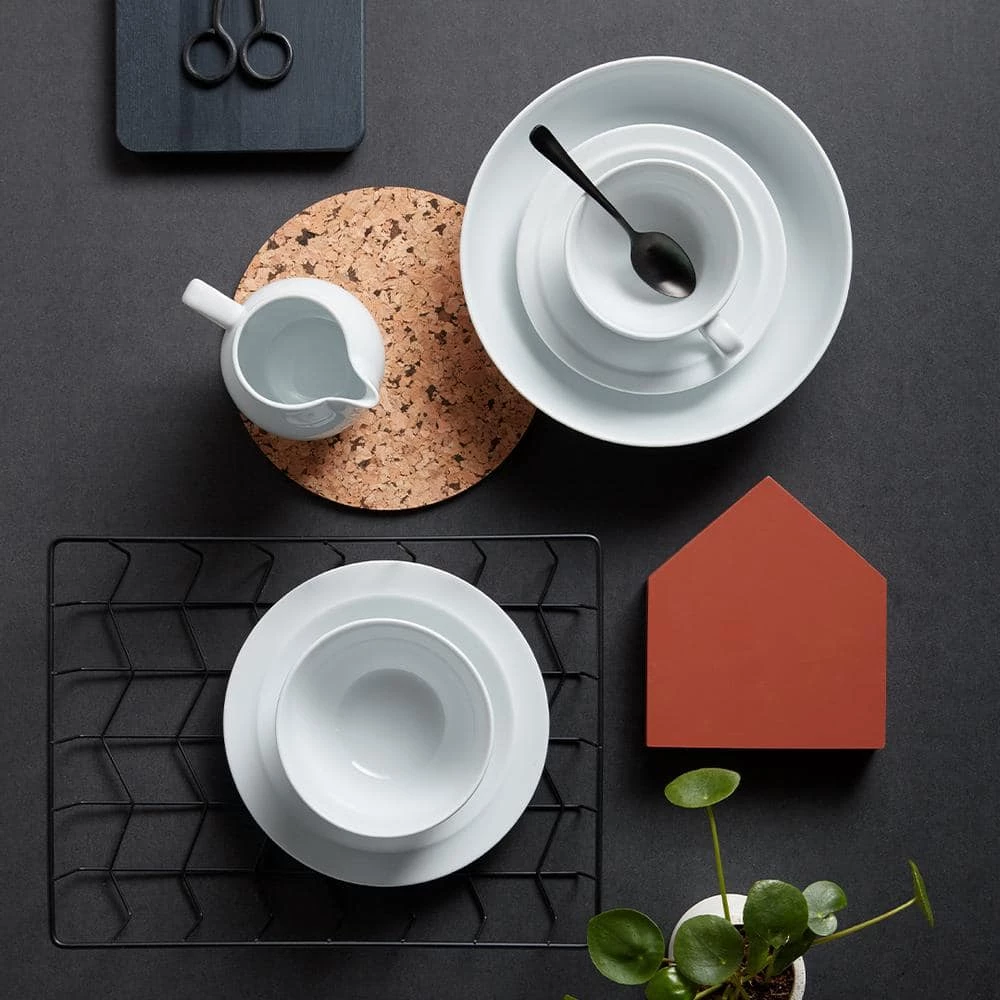 Brand new โ๏ธ White Porcelain 39.9 fl. oz. Round Pasta Bowl by Denby โญ - Image 3